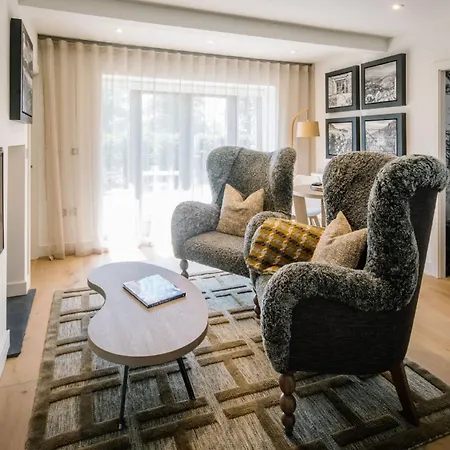 The Nook At The Heaning Estate *